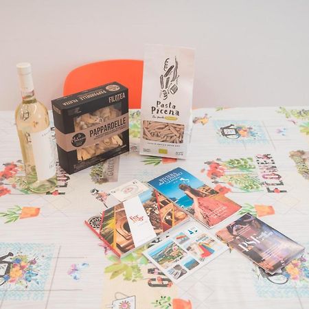 Le Camelie -Appartamenti Nuovi Porto SantʼElpidio Exteriör bild