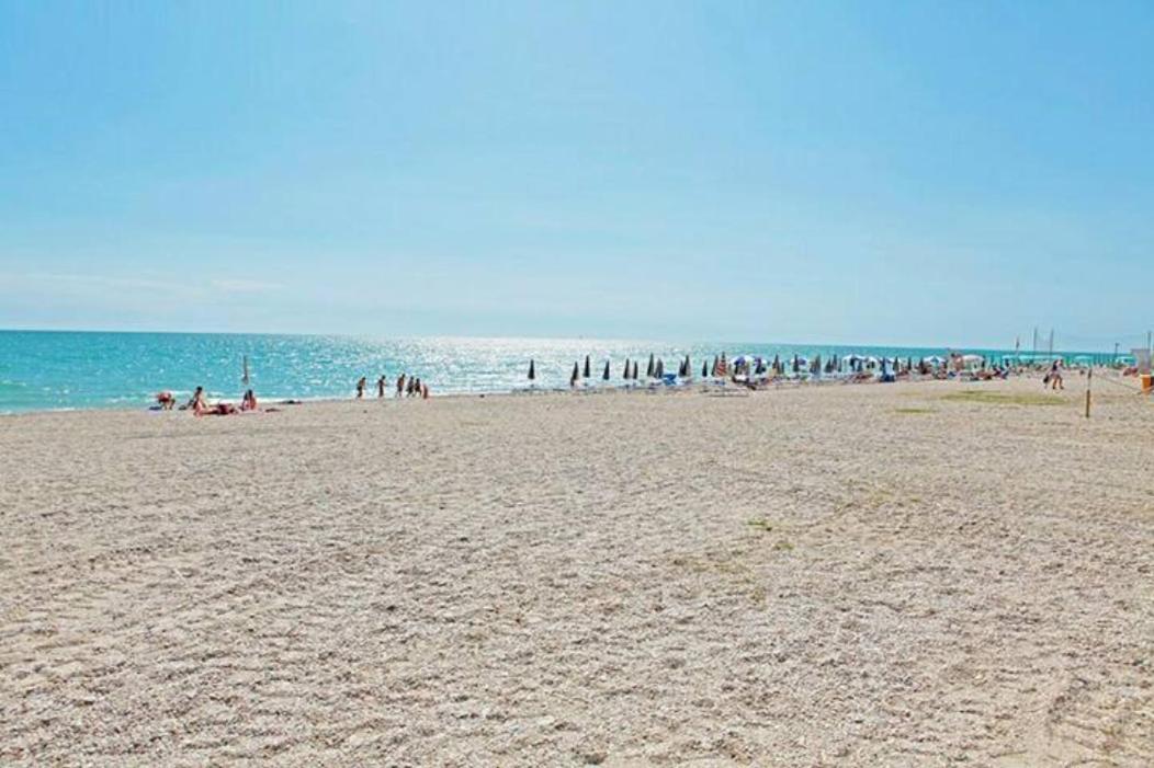 Le Camelie -Appartamenti Nuovi Porto SantʼElpidio Exteriör bild